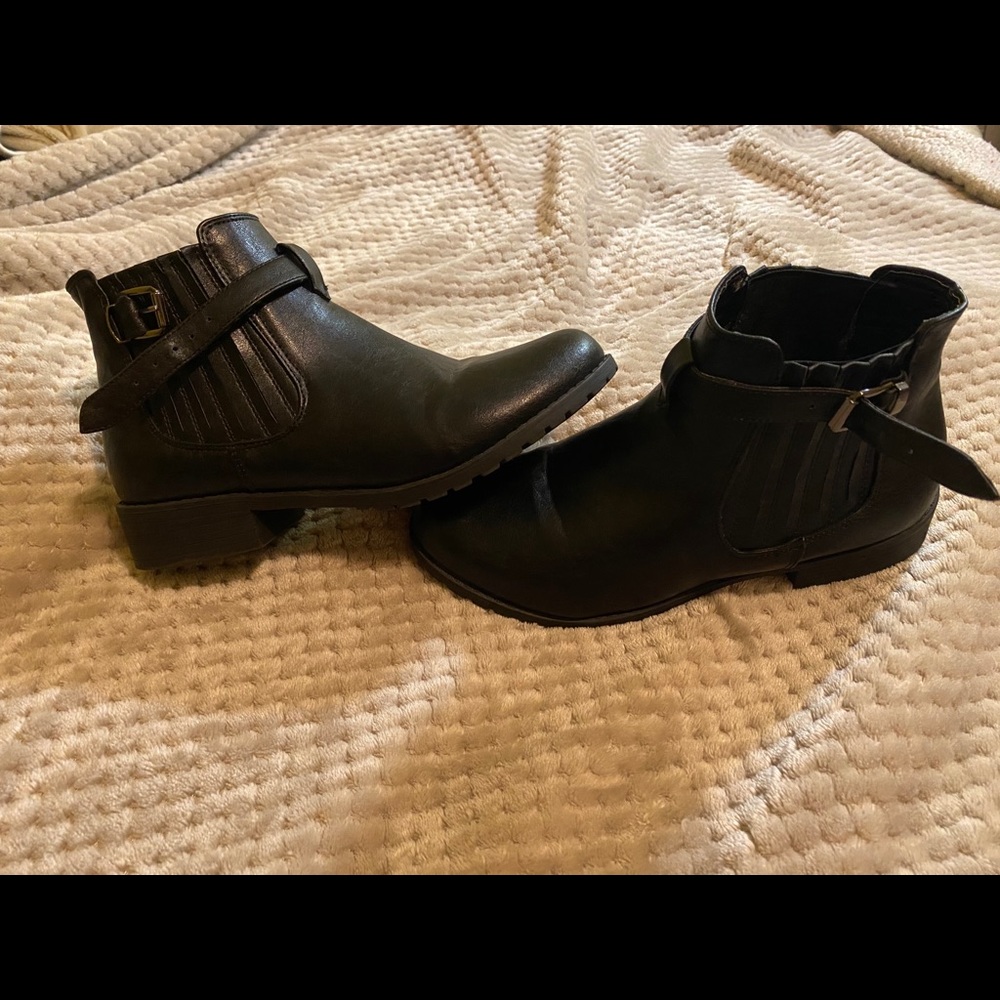 Ankle booties